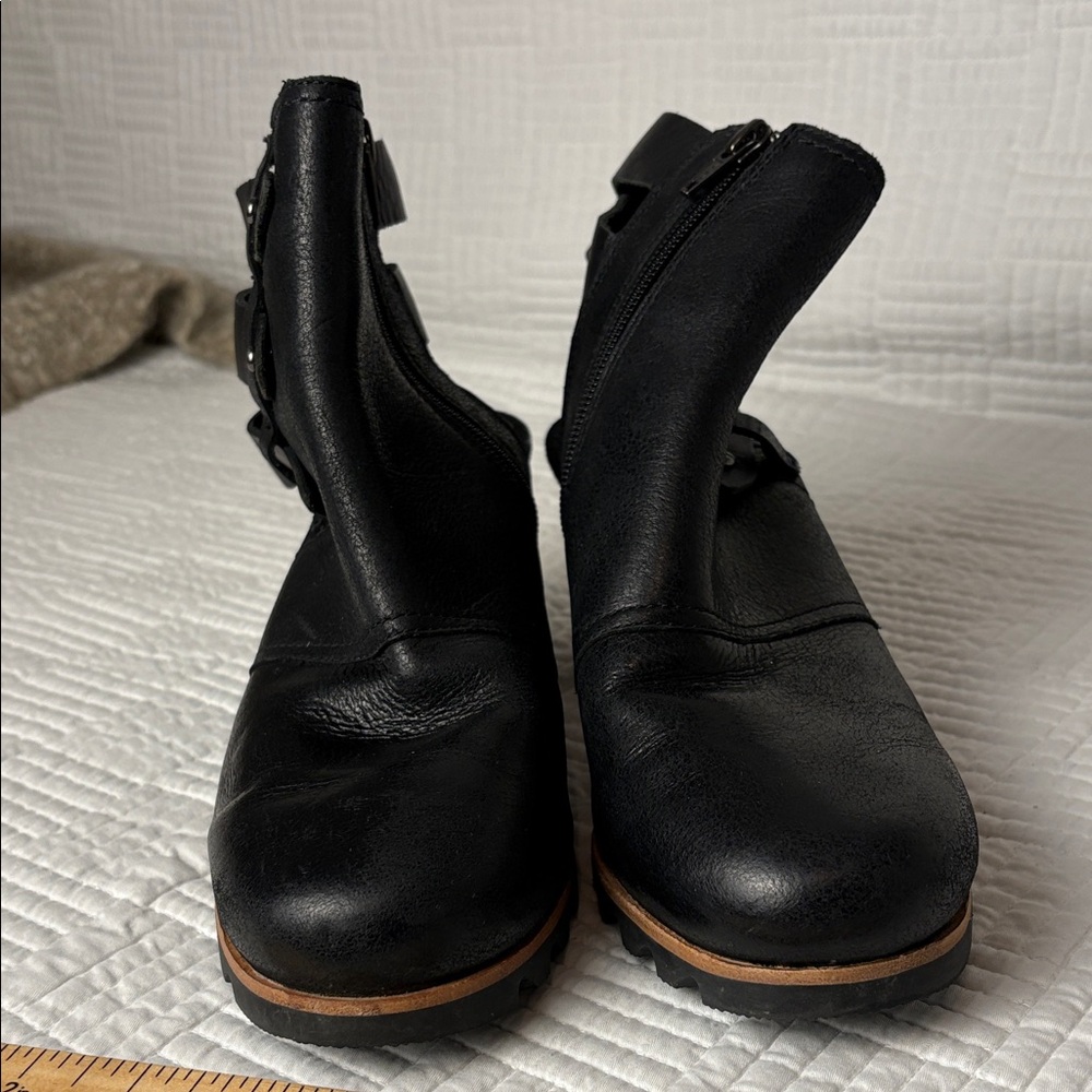 Sorel Black Heeled Cutout Boots - Picture 3 of 10